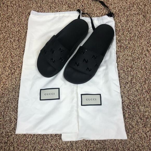 Gucci Rubber GG Slide Sandal - Picture 10 of 11